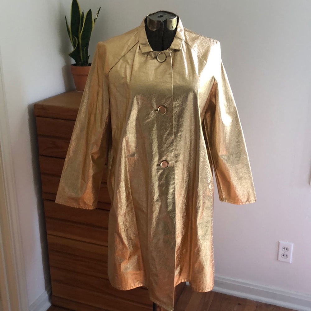 Incredible vintage 60’s gold jacket 🧥